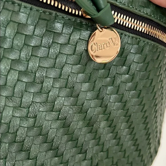 Clare V evergreen grande fanny - Picture 2 of 4